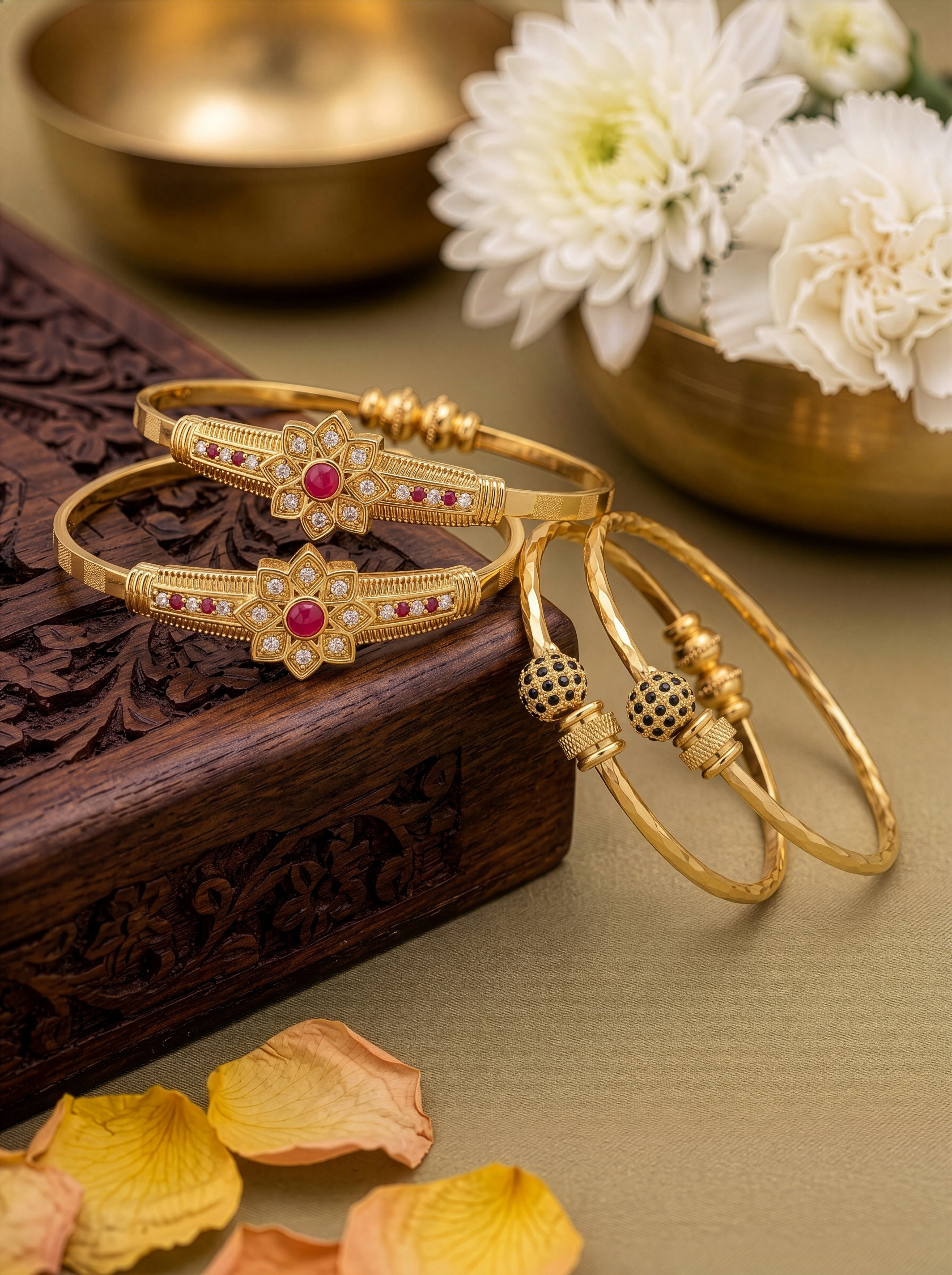 Mihika Textured Black Round, Floral Bar Diamond Gold Set Of 4 Women's 2/4, 2/6, 2/8 Cuff Bangles