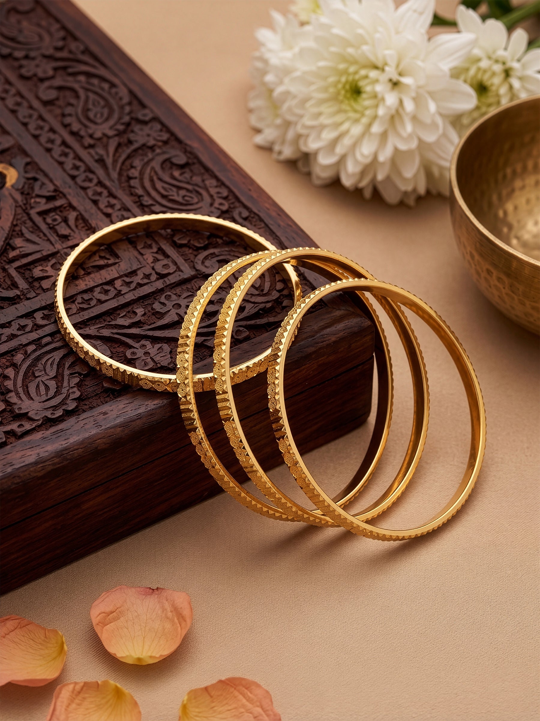 Pakhi Classic Texture Gold Set Of 4 Women's 2/4, 2/6, 2/8 Bangles