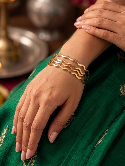 Lehara Wave Curve Gold Set Of 4 Women's 2/4, 2/6, 2/8 Bangles 