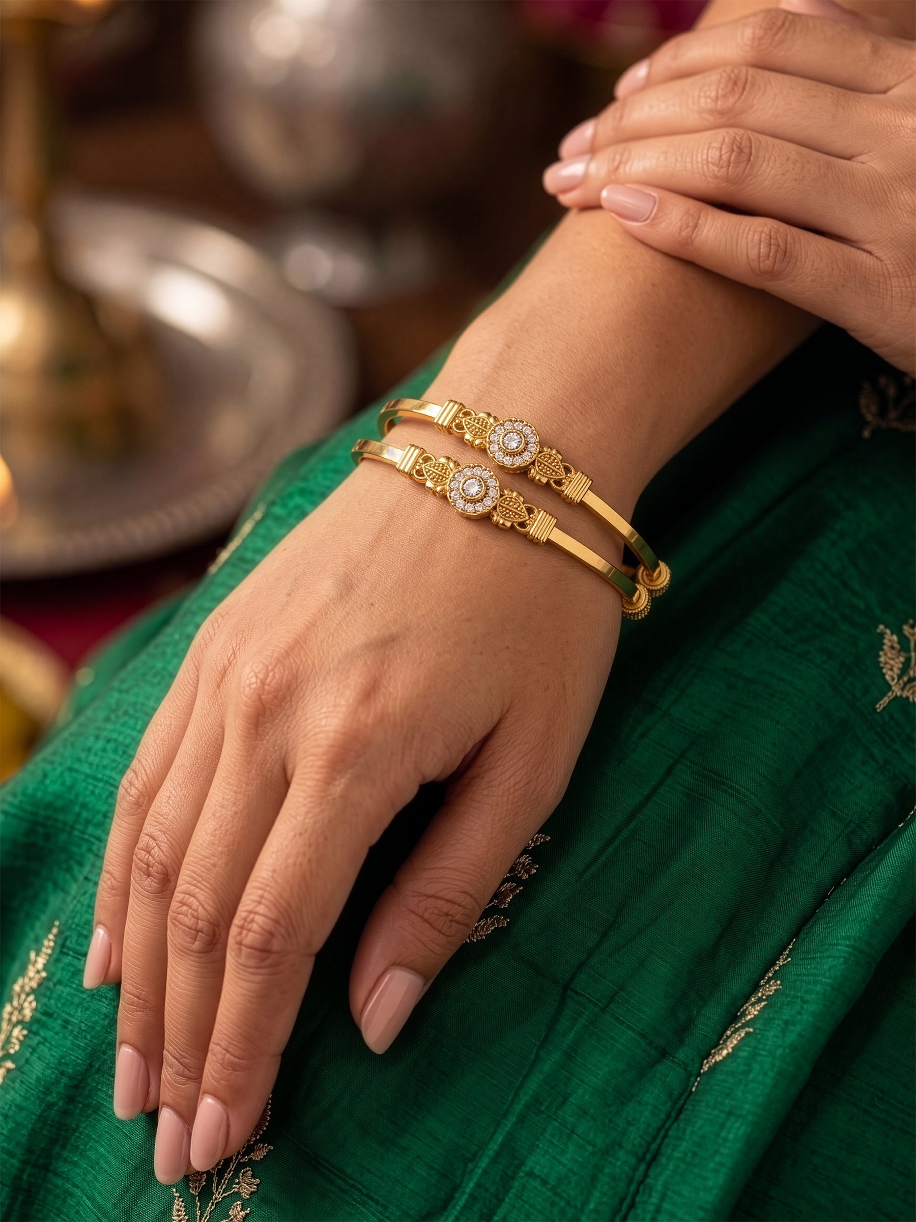 Mayuri Round Halo Leaf Diamond Gold Set Of 2 Women's 2/4, 2/6, 2/8 Cuff Bangles
