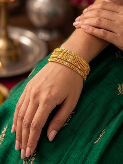 Suhani Textur Gold Set Of 4 Women's 2/4, 2/6, 2/8  Bangles 