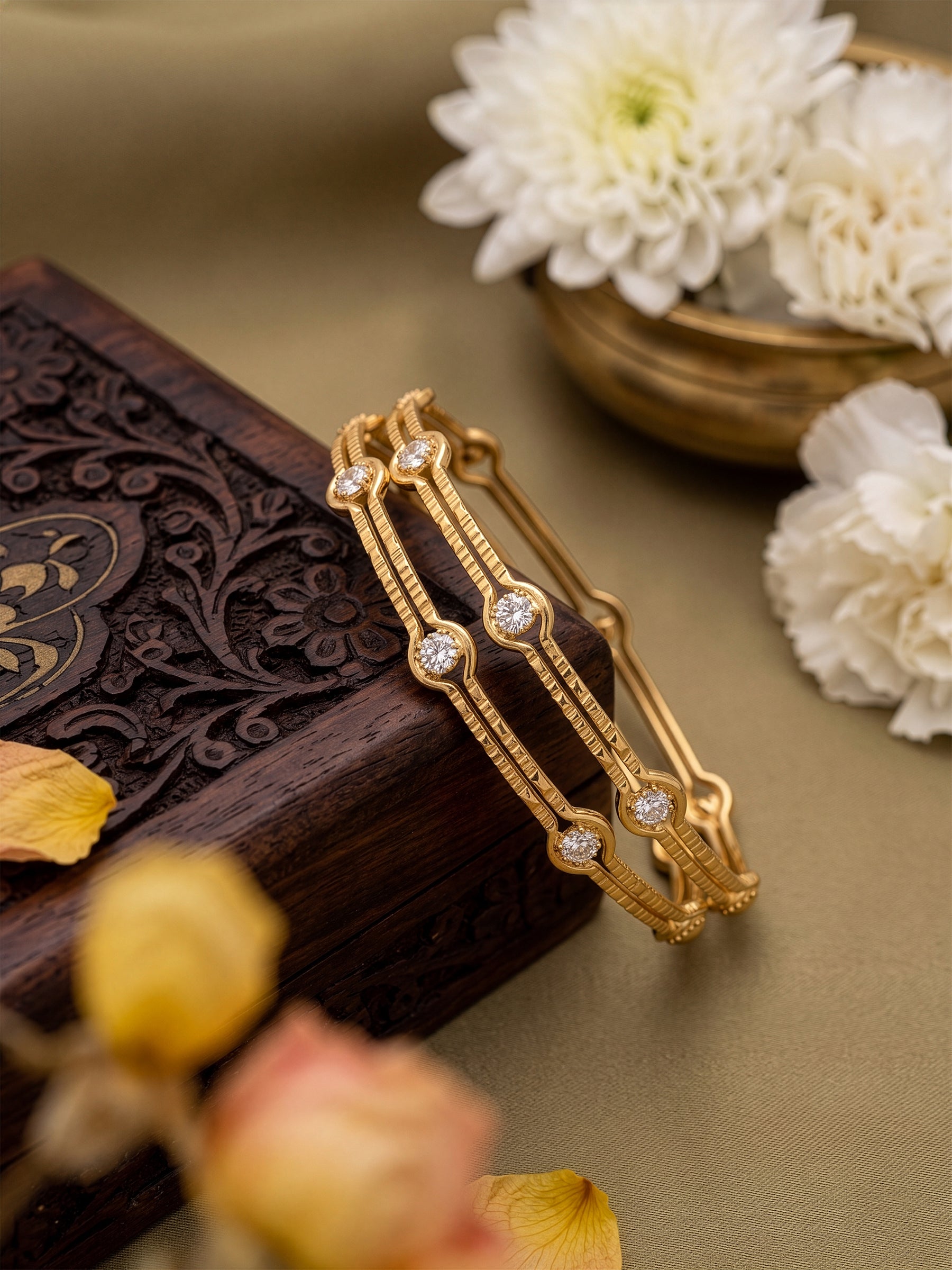 Varsha Link Frame Diamond Solitaire Gold Set Of 2 Women's 2/4, 2/6, 2/8  Bangles